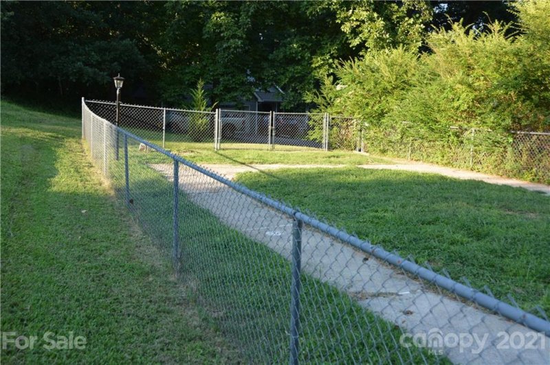 Property image 5 at 55 Lakeview Drive, Marion, NC 28752