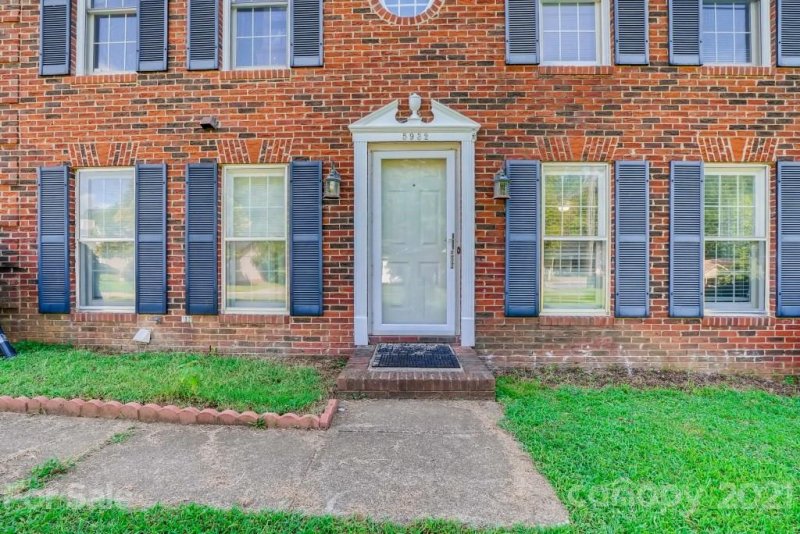 Property image 2 at 5932 Scots Bluff Drive, Charlotte, NC 28227