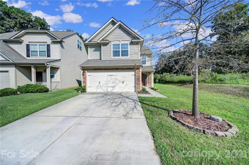 Property image 3 at 931 Rook Road, Charlotte, NC 28216