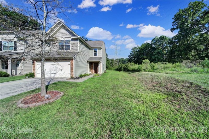 Property image 5 at 931 Rook Road, Charlotte, NC 28216