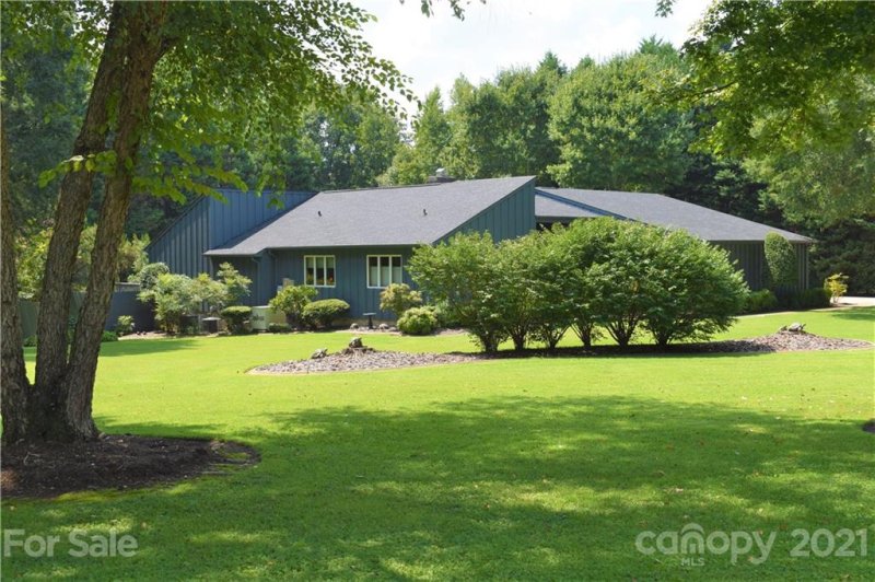 Property image 3 at 102 Saint Gaudens Court, Kings Mountain, NC 28086