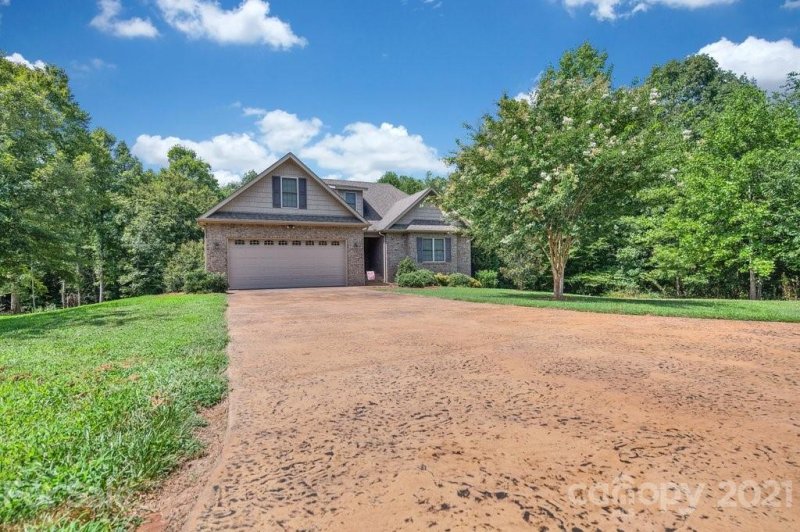 Property image 2 at 228 Donsdale Drive, Statesville, NC 28625