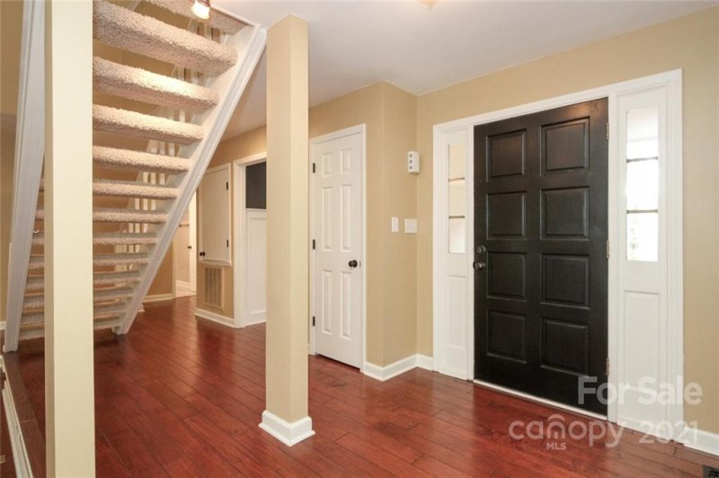 Property image 3 at 4909 Sanderson Lane, Charlotte, NC 28226
