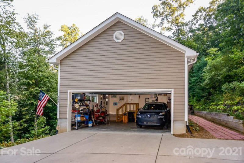 Property image 3 at 105 Twisted Birch Drive, Hendersonville, NC 28792