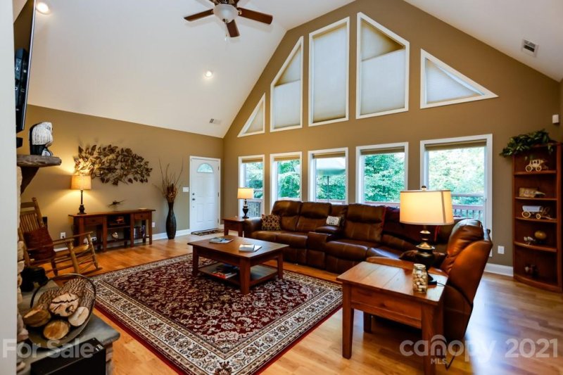 Property image 4 at 105 Twisted Birch Drive, Hendersonville, NC 28792