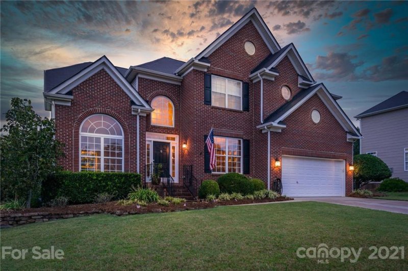 Property image 2 at 8124 Madrigal Court, Waxhaw, NC 28173