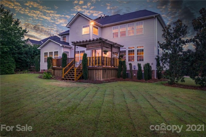 Property image 4 at 8124 Madrigal Court, Waxhaw, NC 28173