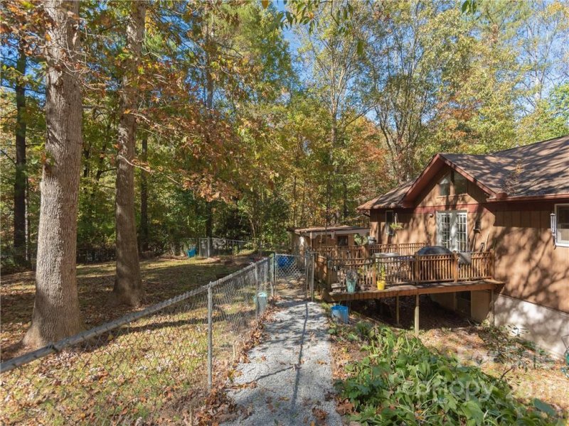 Property image 2 at 101 Foxwood Drive, Hendersonville, NC 28791