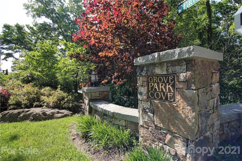 Property image 4 at 8 Grovepoint Way, Asheville, NC 28804