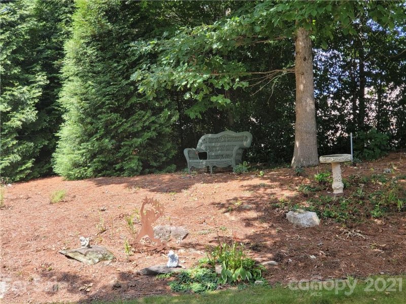 Property image 3 at 140 Exeter Court, Hendersonville, NC 28791