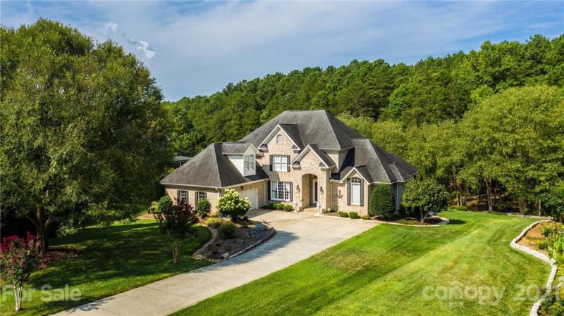 9221 Belle Pines Court