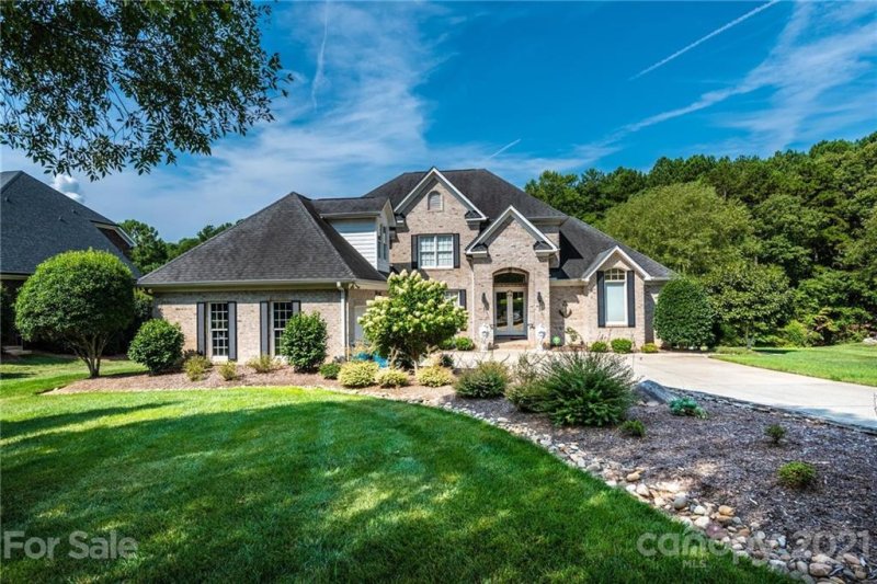 Property image 3 at 9221 Belle Pines Court, Sherrills Ford, NC 28673