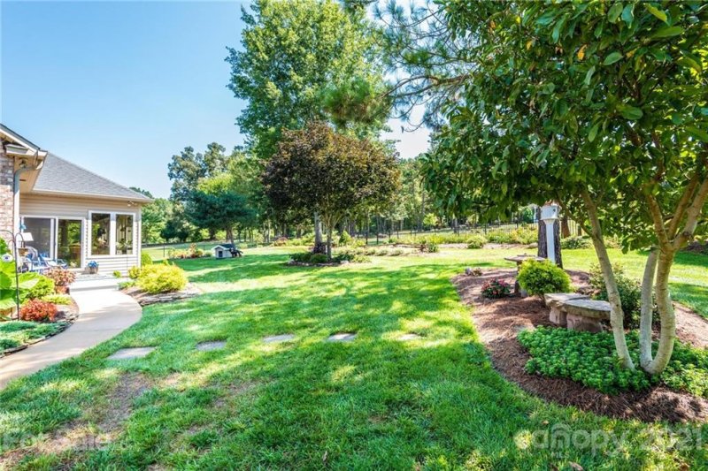 Property image 3 at 1192 Bugle Lane, Newton, NC 28658