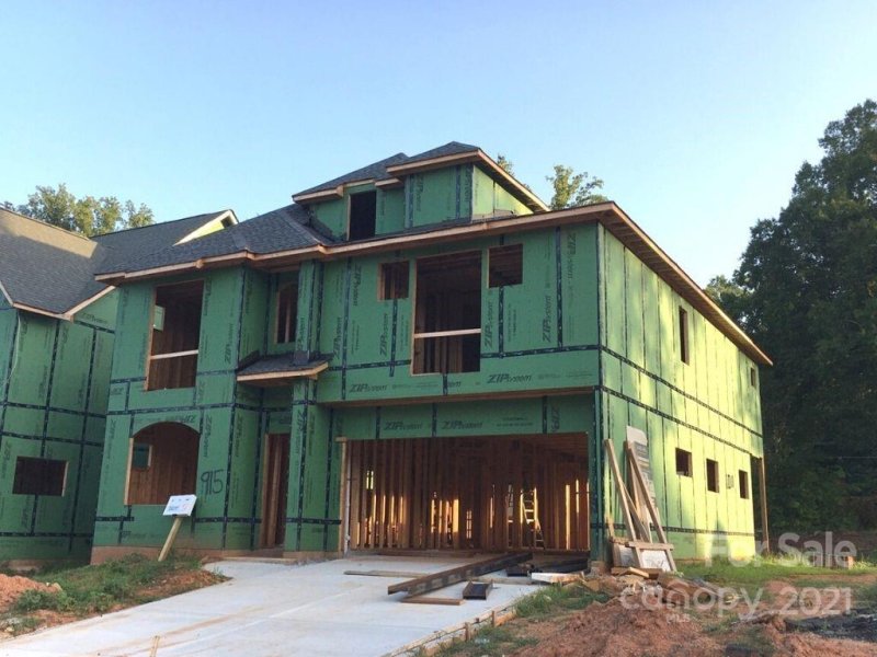 Property image 3 at 915 Laurel Creek Lane, Charlotte, NC 28211