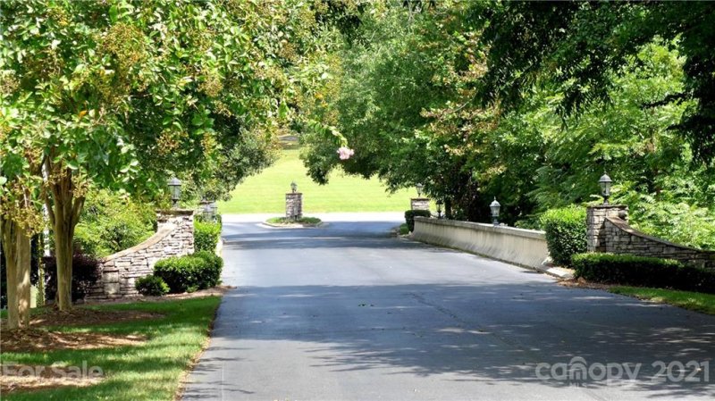 Property image 5 at 347 Valley Brook Lane, Concord, NC 28025