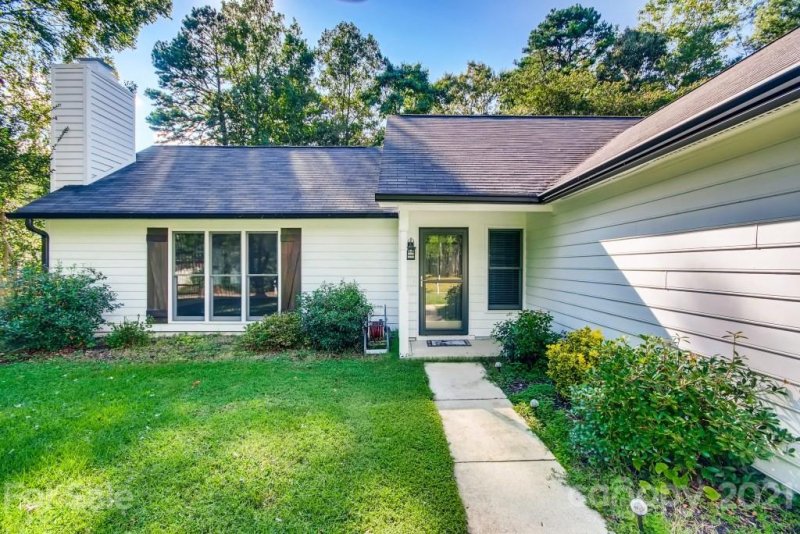 Property image 2 at 20325 Willow Pond Road, Cornelius, NC 28031