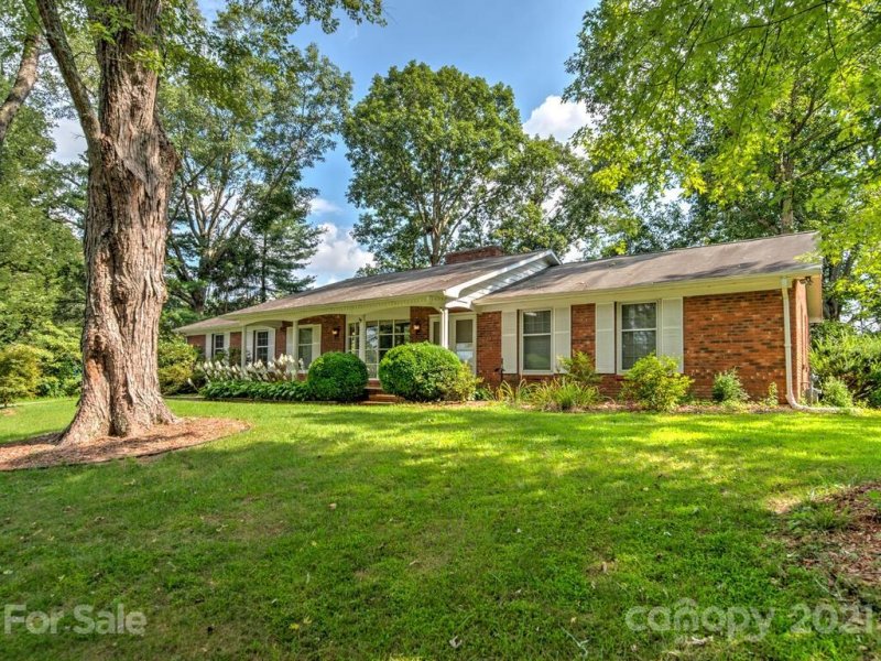 Property image 2 at 3135 Magnolia Drive, Hendersonville, NC 28792