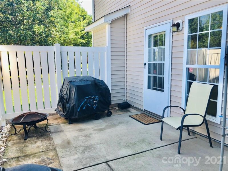 Property image 3 at 2619 Meadow Knoll Drive, Charlotte, NC 28269