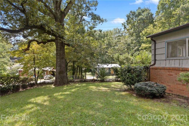 Property image 2 at 201 S Oconeechee Avenue, Black Mountain, NC 28711