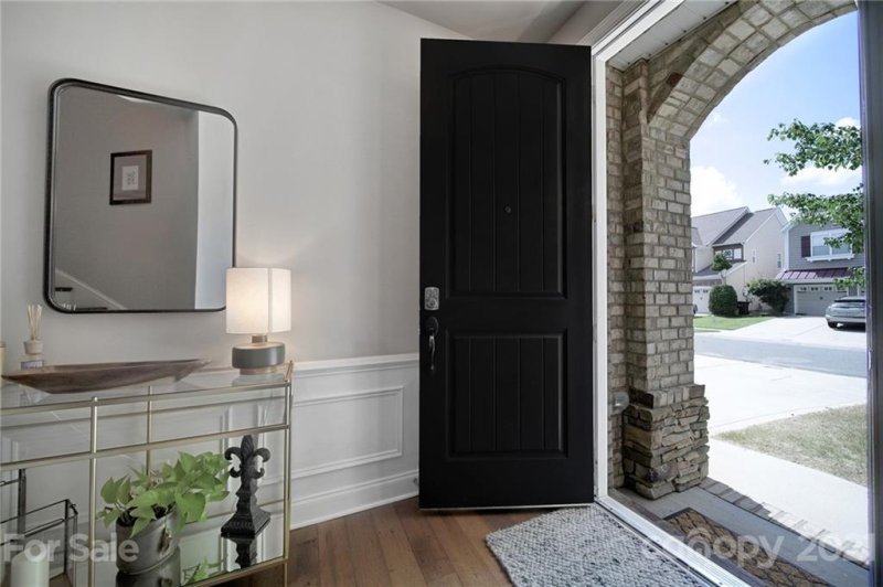 Property image 2 at 9422 Ridgeforest Drive, Charlotte, NC 28277