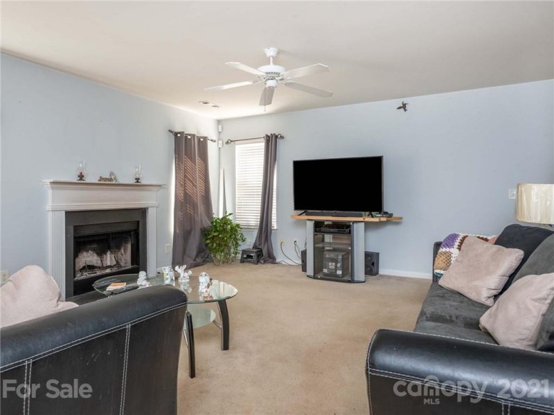 Property image 2 at 2014 Darbywine Drive, Charlotte, NC 28216