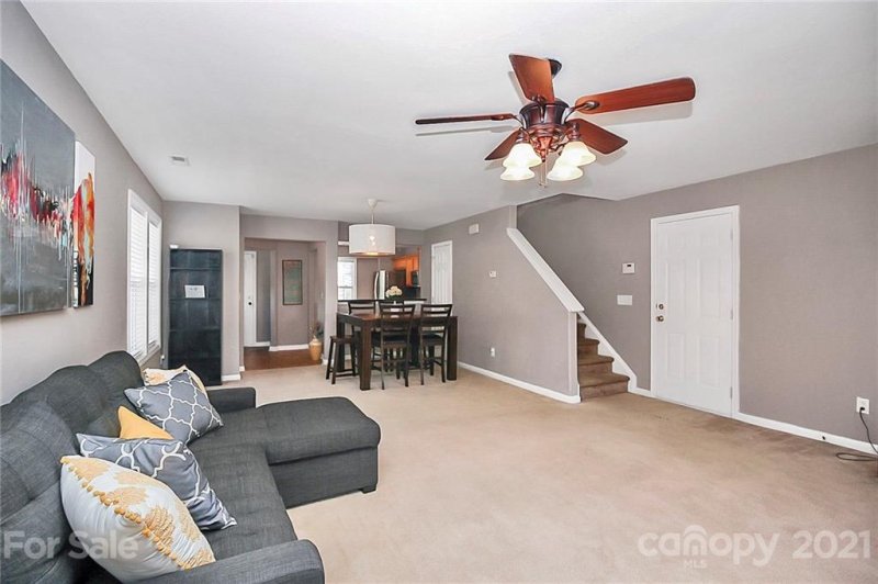 Property image 5 at 2804 Fountaingrass Lane, Charlotte, NC 28269