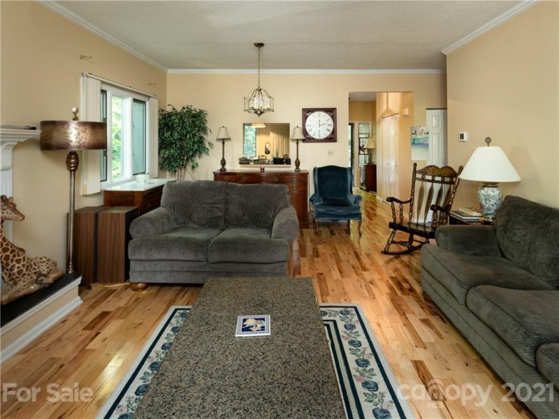 Property image 4 at 305 Piney Mountain Drive, Asheville, NC 28805