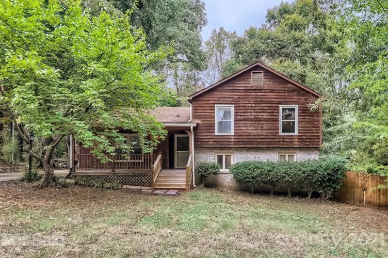 Property image 2 at 13811 Idle Drive, Matthews, NC 28105