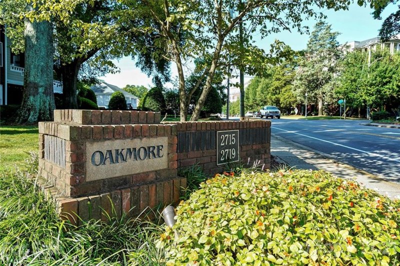 Property image 3 at 2719 Selwyn Avenue, Charlotte, NC 28209