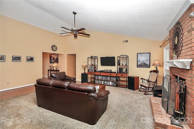 Property image 5 at 10112 Crayton Drive, Charlotte, NC 28269