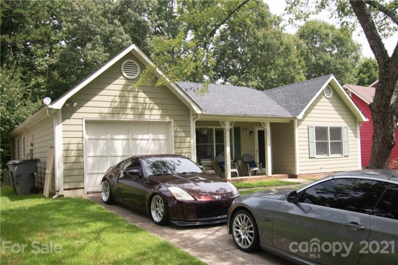 Property image 2 at 7211 Rockwood Forest Lane, Charlotte, NC 28212