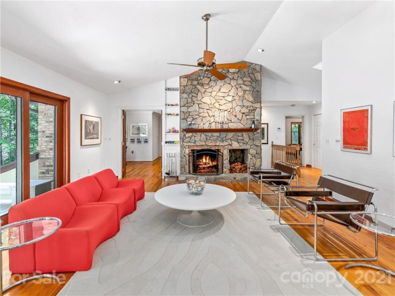 Property image 2 at 323 Cedar Crest Drive, Asheville, NC 28803