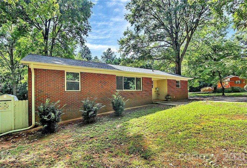 Property image 2 at 5140 Princess Street, Charlotte, NC 28269