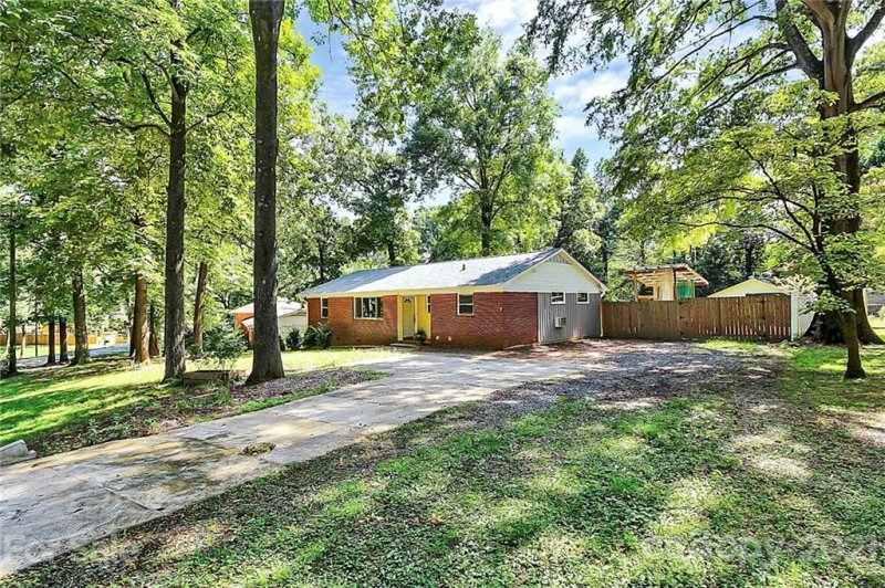 Property image 3 at 5140 Princess Street, Charlotte, NC 28269