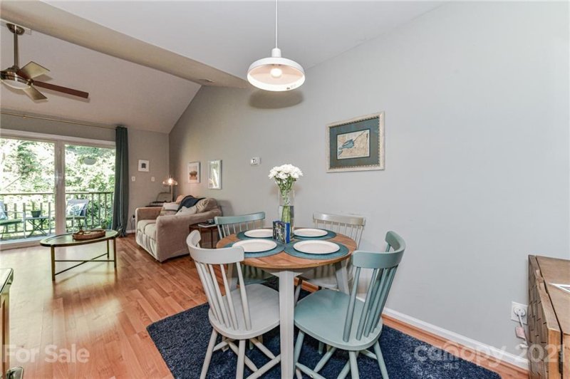 Property image 5 at 3302 Selwyn Farms Lane, Charlotte, NC 28209