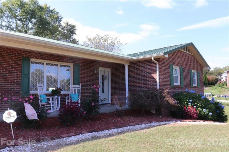 Property image 2 at 1501 Fairway Acres Road, Lenoir, NC 28645