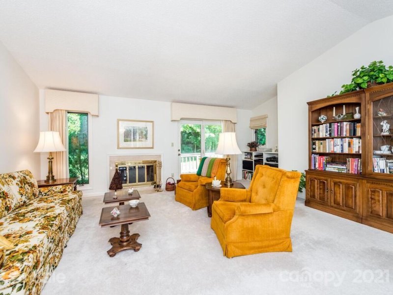 Property image 4 at 116 Cloverleaf Lane, Asheville, NC 28803