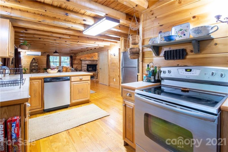 Property image 4 at 636 Old Log Road, Green Mountain, NC 28740