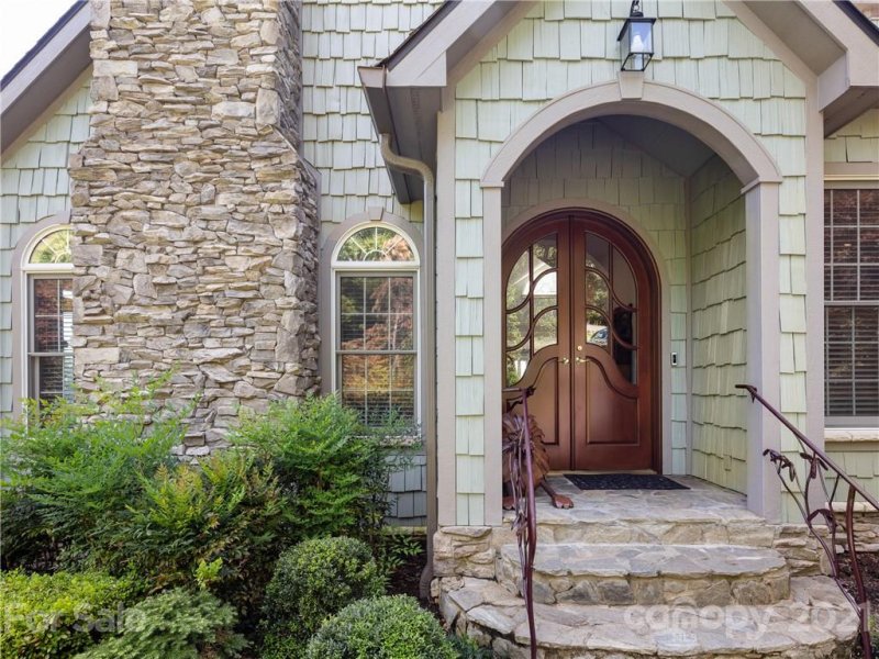 Property image 3 at 204 Crestview Drive, Black Mountain, NC 28711