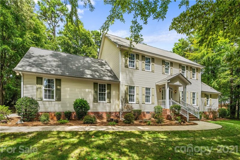 Property image 2 at 8215 Silver Maple Lane, Mint Hill, NC 28227