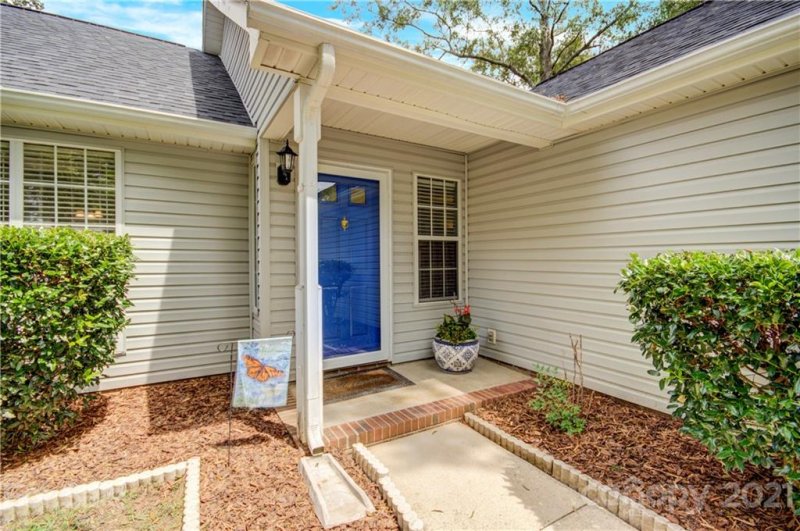 Property image 3 at 7434 Crestside Lane, Charlotte, NC 28227