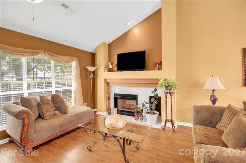 Property image 5 at 7434 Crestside Lane, Charlotte, NC 28227