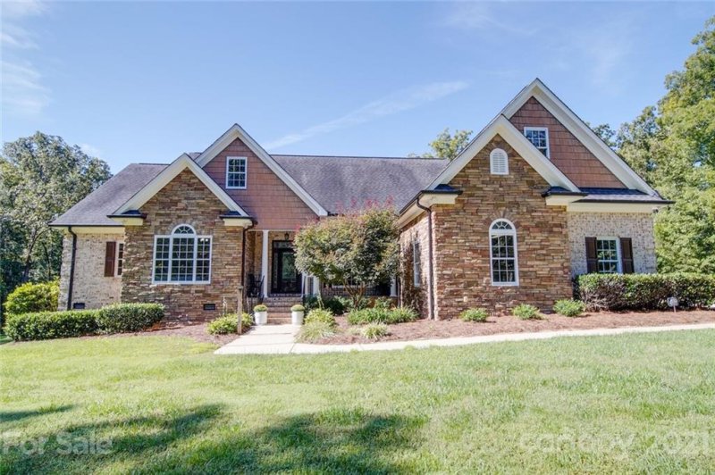 7111 Nesbit Road