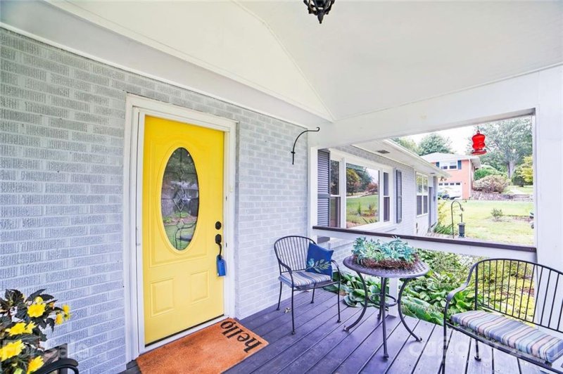 Property image 3 at 3121 Wesley Way, Hendersonville, NC 28792