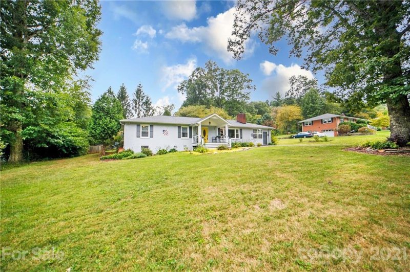 Property image 5 at 3121 Wesley Way, Hendersonville, NC 28792