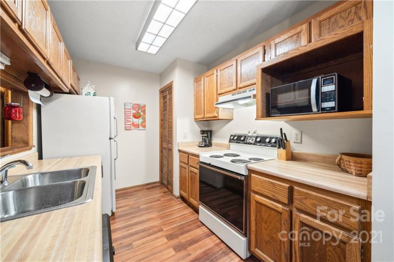 Property image 5 at 100 Bristol Lane, Maggie Valley, NC 28751