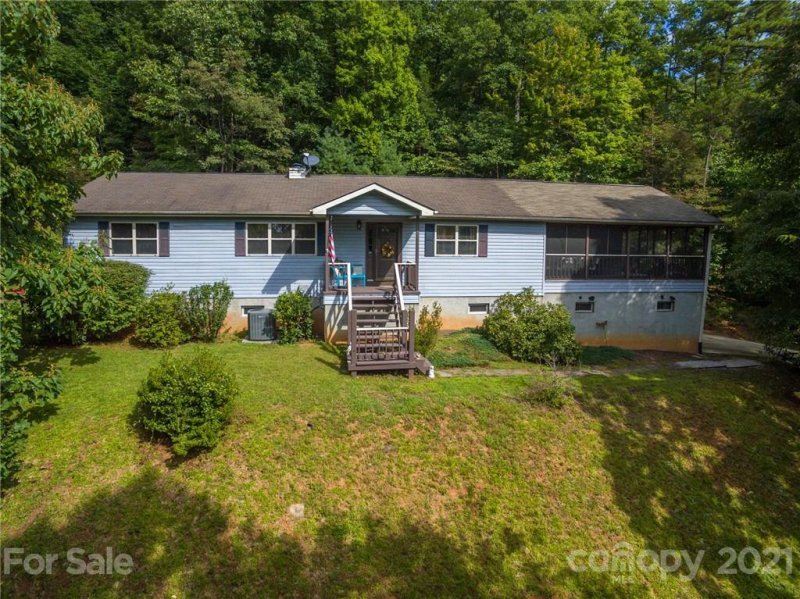 Property image 2 at 213 Patriots Drive, Asheville, NC 28805