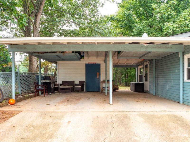 Property image 4 at 3401 Stony Brook Circle, Newton, NC 28658