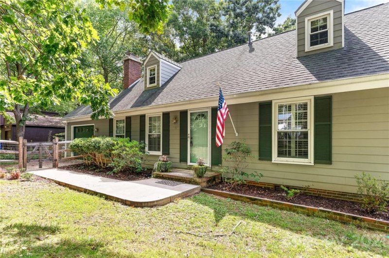 Property image 3 at 315 Heather Court, Asheville, NC 28804