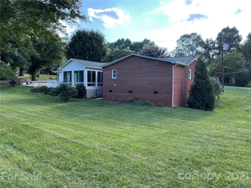 Property image 4 at 400 Deal Avenue, Conover, NC 28613